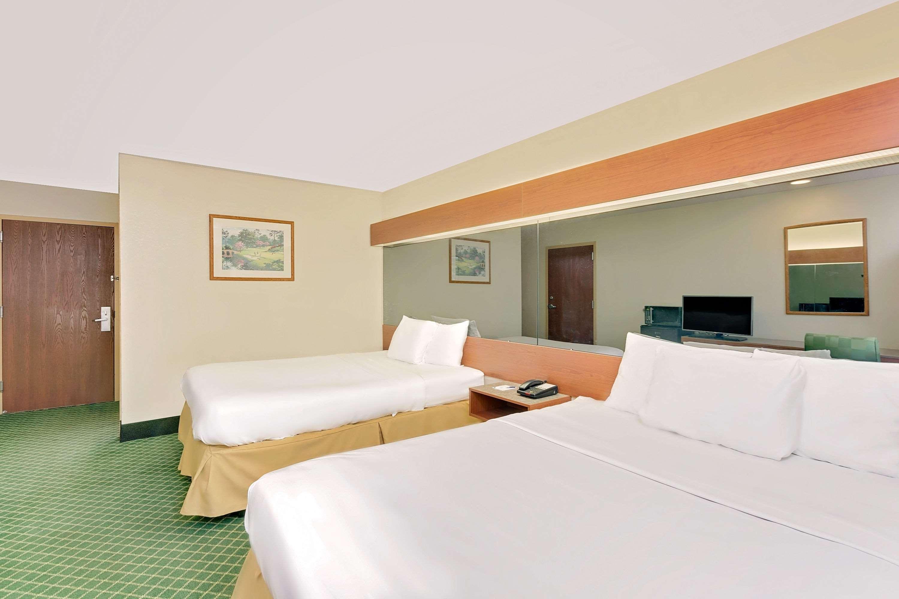 Microtel Inn & Suites By Wyndham Augusta/Riverwatch Екстериор снимка